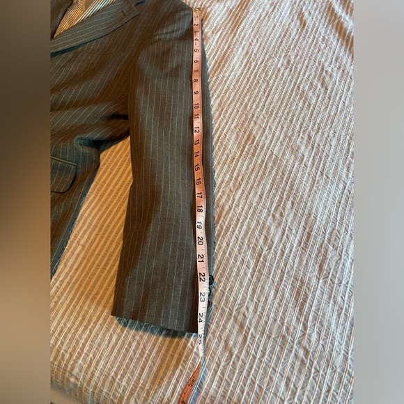 Banana Republic Wool Slim fit suit - 44R & 36x29 - Picture 2 of 5